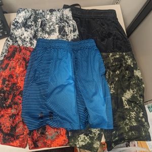 Boys Under Armour Bundle of 5 Size YSM
